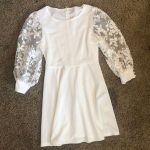 Never been worn beautiful white dress